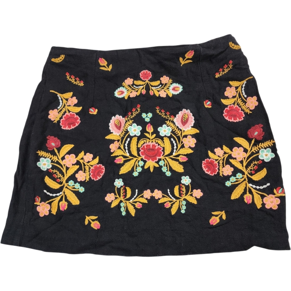W33- Entro Black Mini Skirt with Floral Embroidery